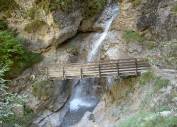 sommer wandern ferienwohnung kaunerberg gebirgsbach